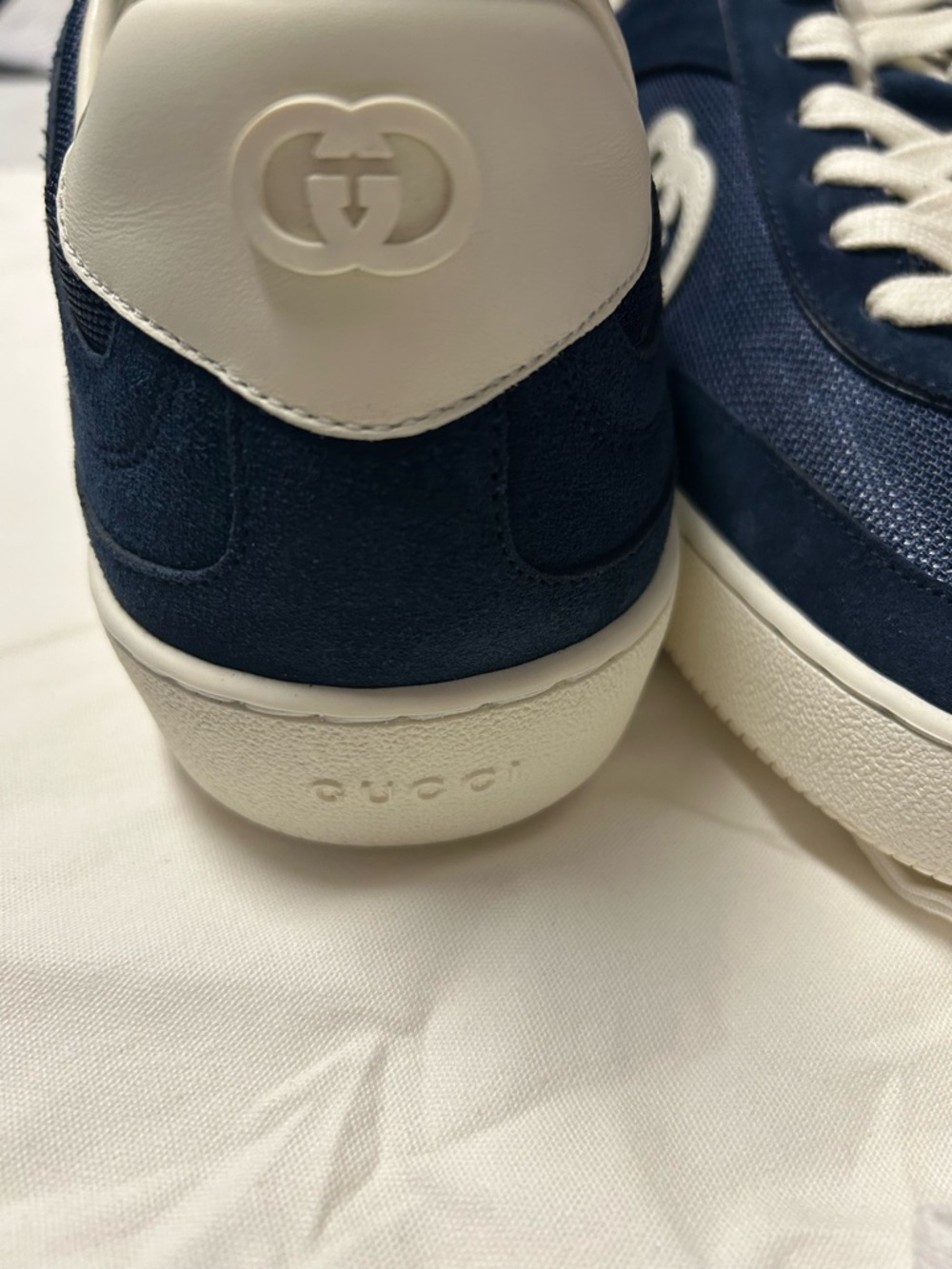 **AUTHENTIC** Gucci men’s sneakers w/box, dust bags, and extra laces!! - Picture 9 of 11